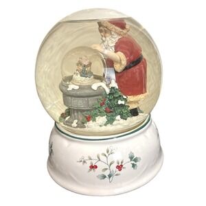 Pfaltzgraff Winterberry Santa Snow Globe Musical Christmas Village Scene